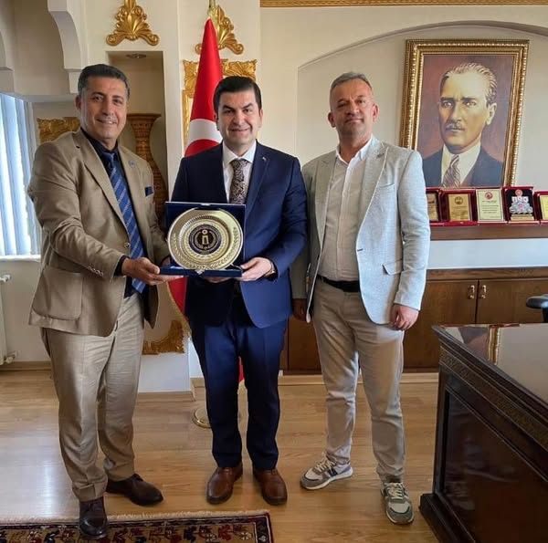 Emniyet Teşkilatı Vazife Malulü ve Şehit Aileleri Vakfı Muğla İl Başkanı Kaymakamımız Sayın Ahmet KARTEPE' yi Makamında ziyaret ettiler. 