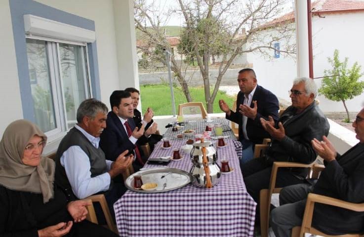 Kaymakamımız, Suriye Bahar Kalkanı Harekat Bölgesinde Şehit olan P.Uzm.Çvş Mehmet SEVİM'in ruhu için okunan Mevlüdi Şerif programına katıldılar.